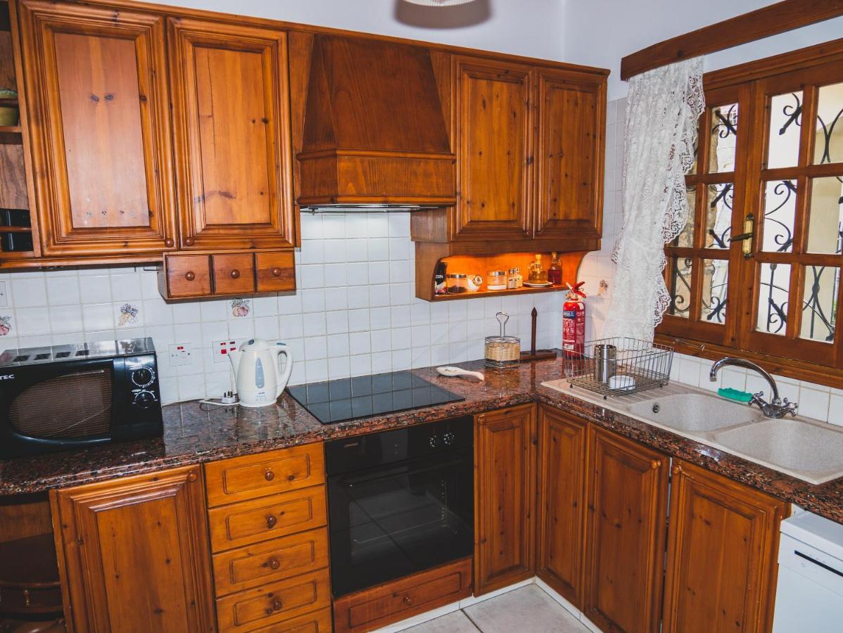 Revecca House Villa Agios Mamas Eksteriør bilde